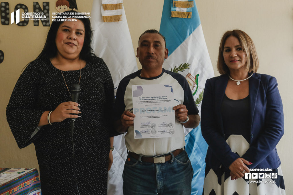 SBS - Protección - PROFAMI - Graduación Escuela para Padres - 21