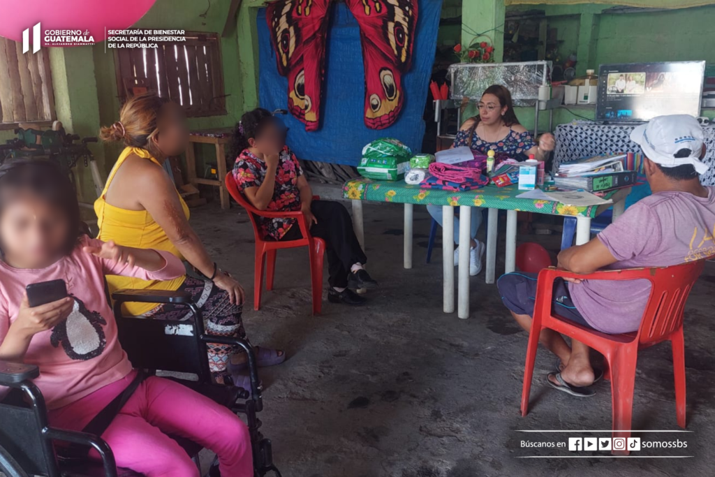 En los programas de atención no residencial, también se ofrece guía psicológica a las familias, con el fin de priorizar el bienestar integral de las niñas, niños y adolescentes.