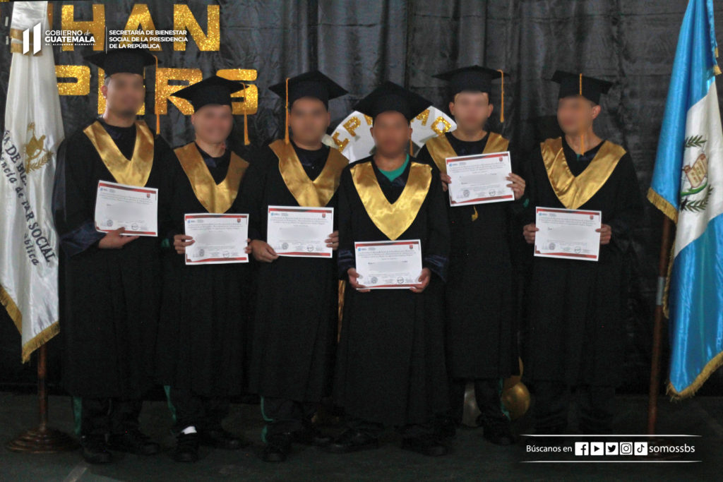 Graduaciones Orphan Helpers en Anexo - 10 - Cintillo