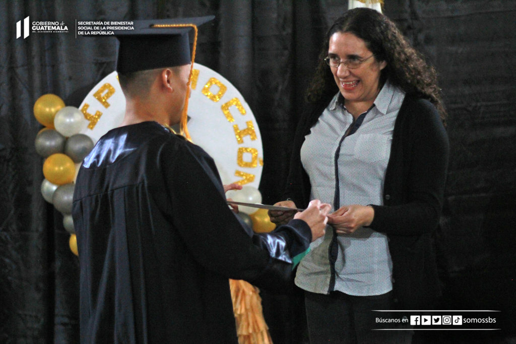 Graduaciones Orphan Helpers en Anexo - 11 - Cintillo