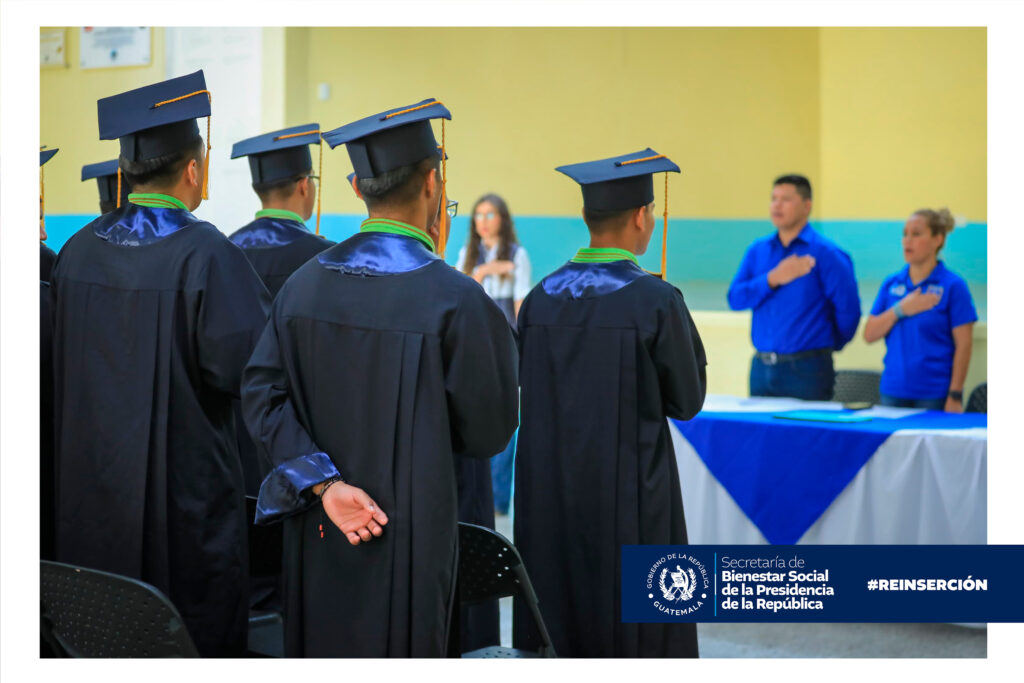 Entrega de Diplomas en Casa Intermedia San - CCFI - 15