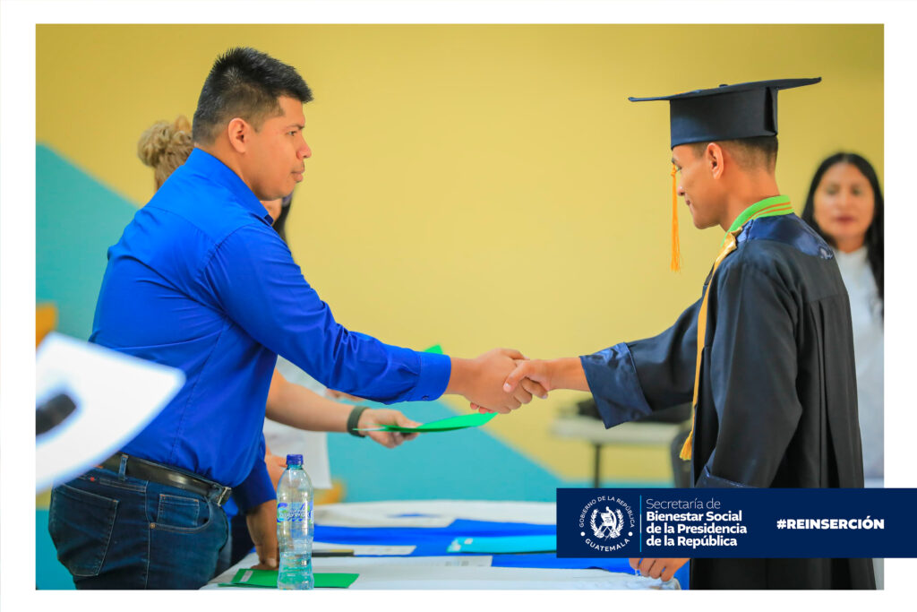 Entrega de Diplomas en Casa Intermedia San - CCFI - 18